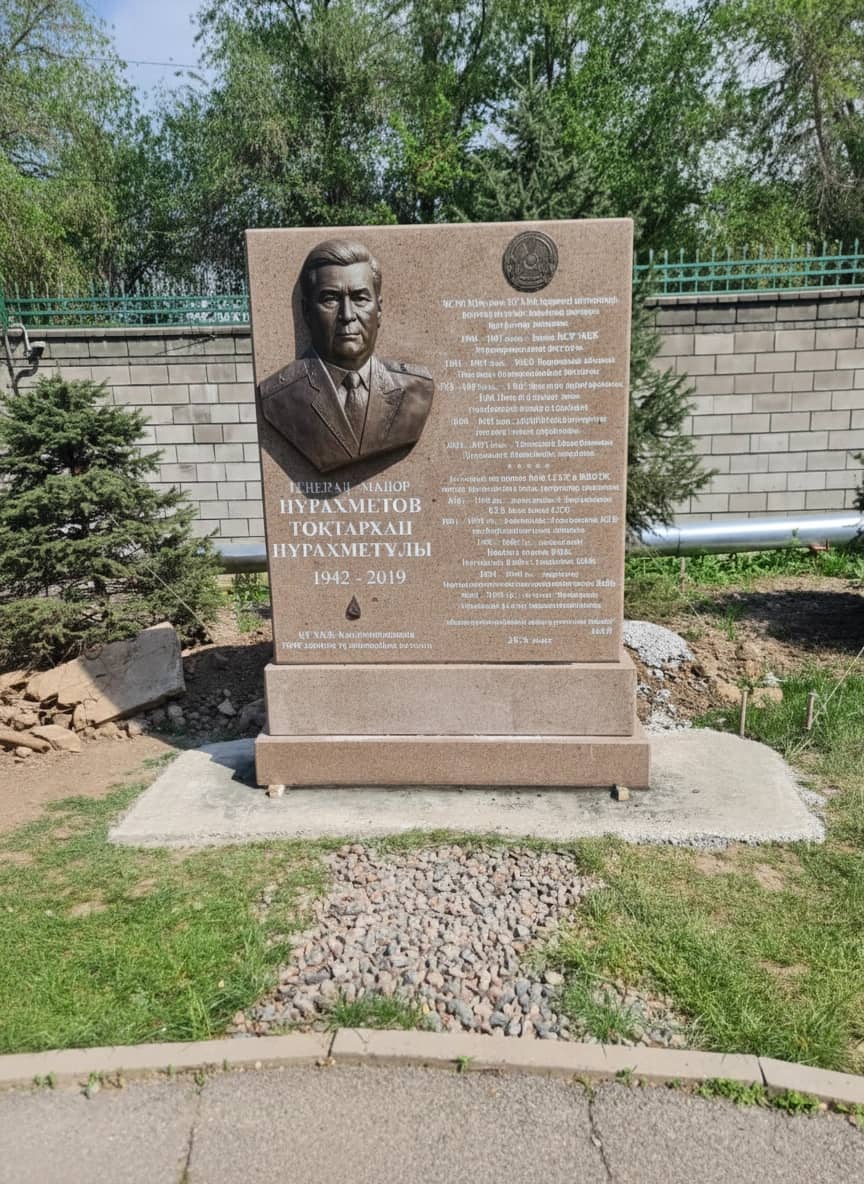 Фотография элитного комплекса на Кенсае с колоннами.