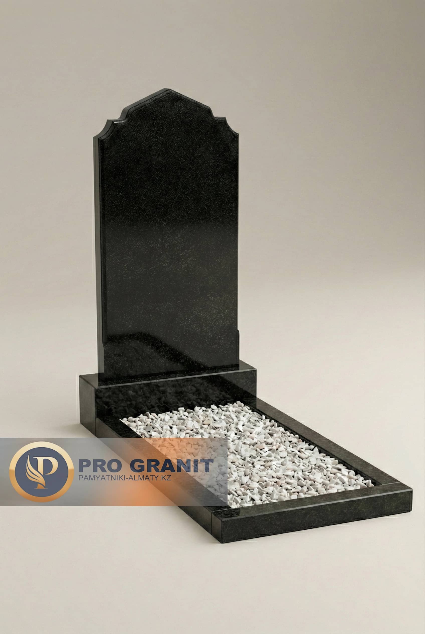 Памятник на могилу в виде камня скалы (корка) необработанный гранит