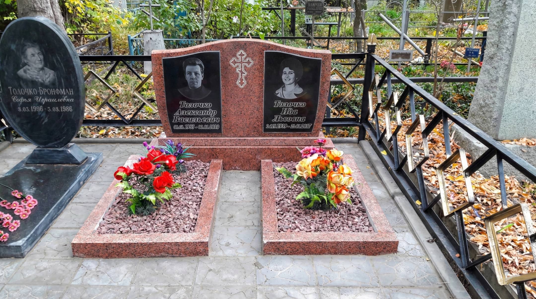 Памятник в виде креста на могилу фото