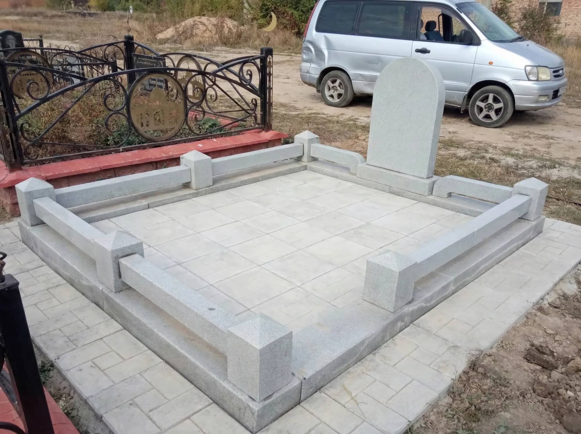 одинарный памятник черный гранит цена фото