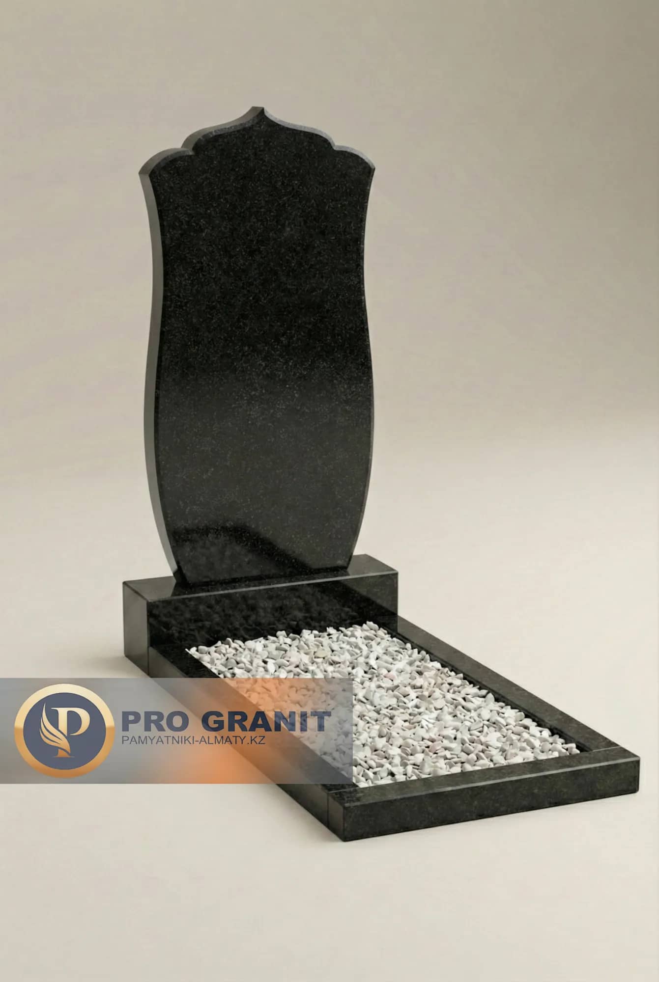 Традиционный кулпытас с орнаментом на могилу мужчине.