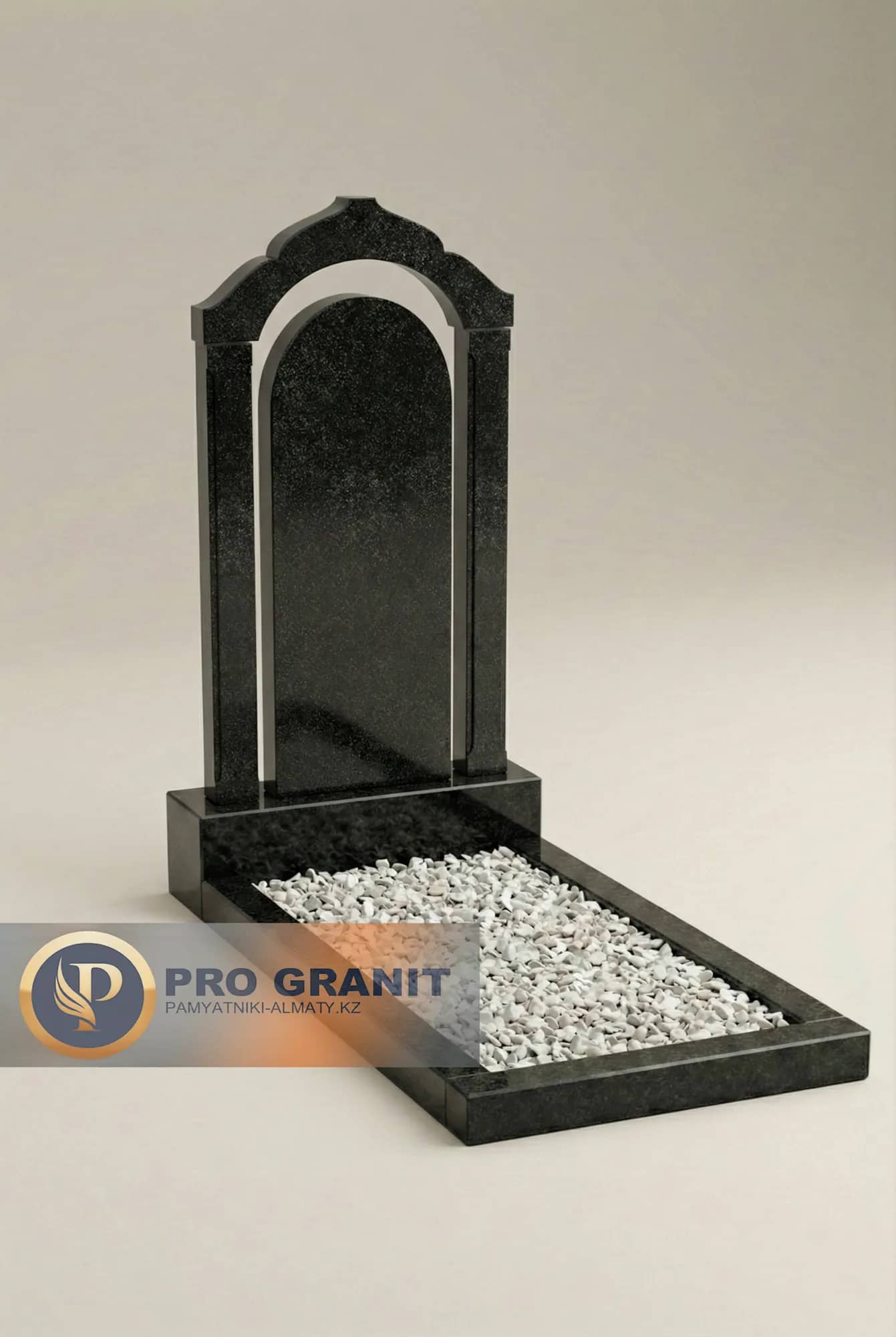 памятник арка с колоннами из гранита